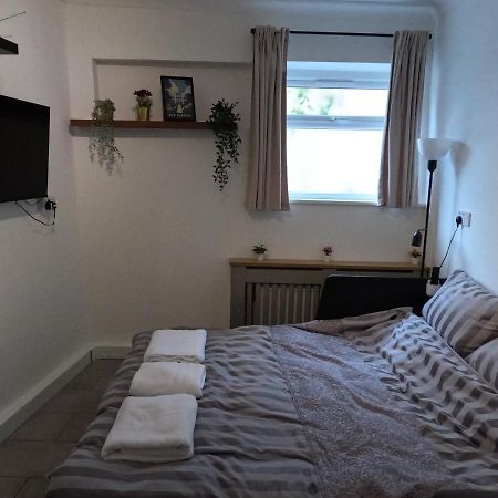 Studio Apartment In Saint Kew Εξωτερικό φωτογραφία